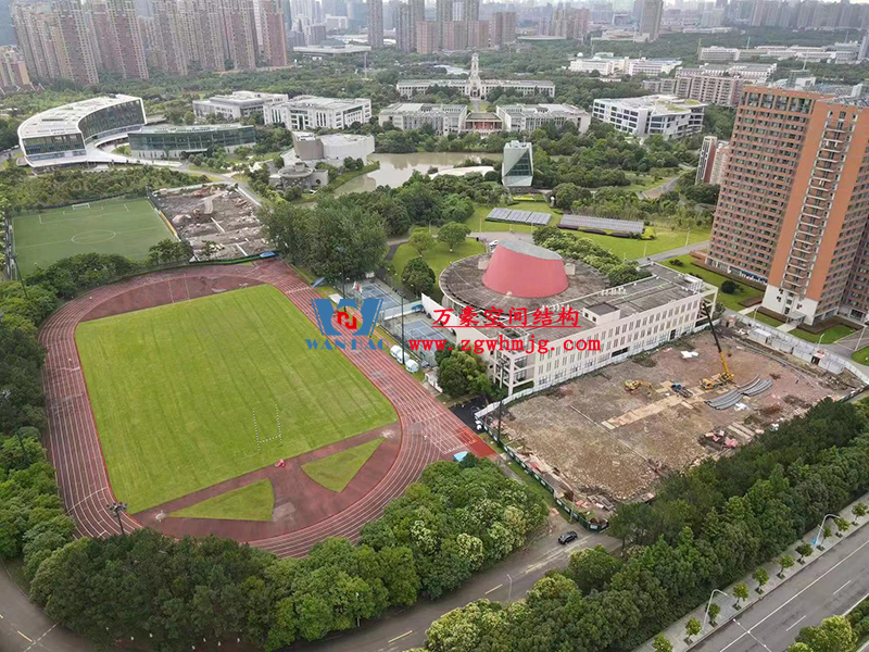 寧波諾丁漢大學(xué)室外運(yùn)動(dòng)場地改擴(kuò)建項(xiàng)目膜結(jié)構(gòu)工程預(yù)埋件施工完成