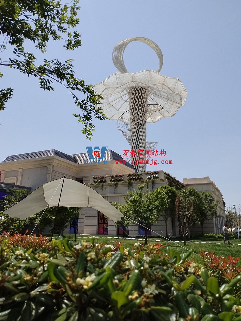 身姿輕盈，造型優美的膜結構建筑