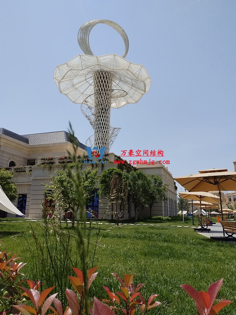 身姿輕盈，造型優美的膜結構建筑