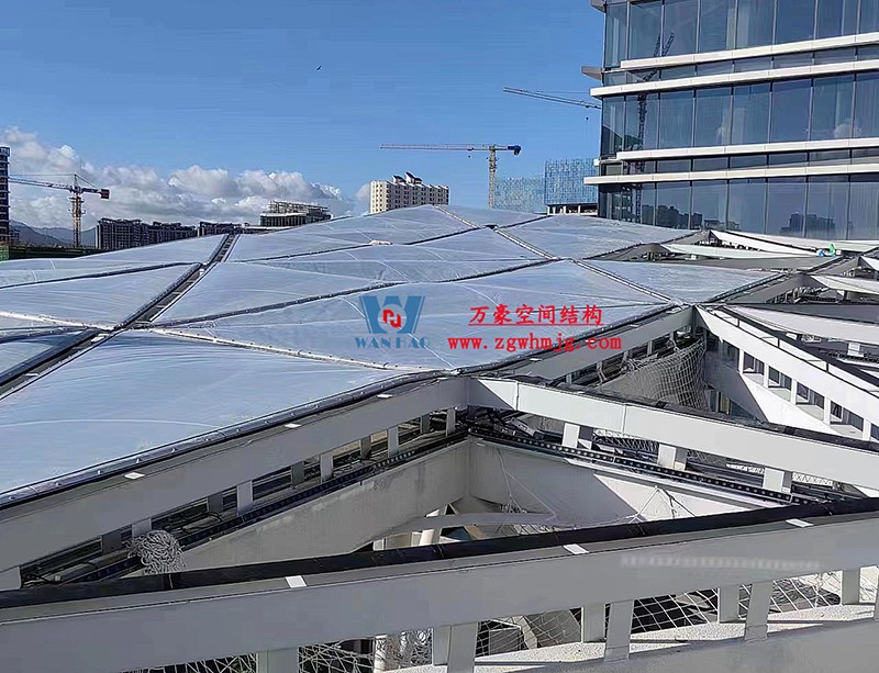 縱使烈日炎炎，腳步從未止歇！海南這個ETFE氣枕膜項目施工進度有最新消息