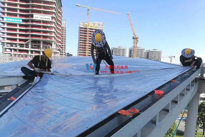 縱使烈日炎炎，腳步從未止歇！海南這個ETFE氣枕膜項目施工進度有最新消息