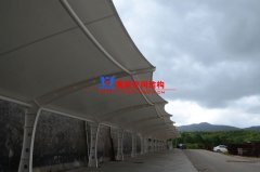 膜結構雨棚報價多少錢？膜結構雨棚價格是怎么算的？