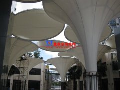 膜結(jié)構(gòu)建筑如何避免積水生成？膜結(jié)構(gòu)防止積水的方法是什么？