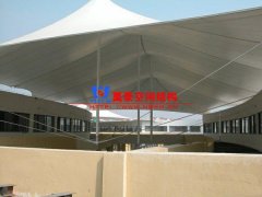 雨棚材料選哪種好？雨棚制作設(shè)計選膜結(jié)構(gòu)有哪些優(yōu)勢？