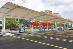 充電樁膜結(jié)構(gòu)車棚有什么特點(diǎn)？為何如此受歡迎？