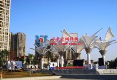 PTFE膜結(jié)構(gòu)冬季施工有哪些難題？為什么PTFE膜結(jié)構(gòu)工程在冬季施工會增加成本？