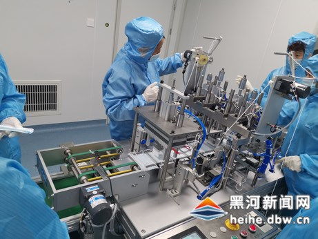 黑河地區(qū)再添口罩生產(chǎn)線 嫩江這家工廠火力全開